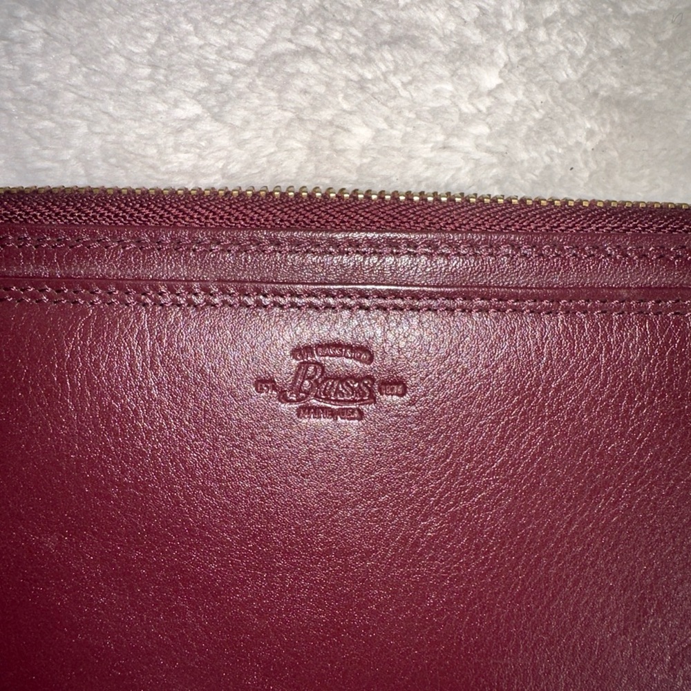 GH Bass Burgundy Leather Wristlet Wallet - Picture 2 of 6